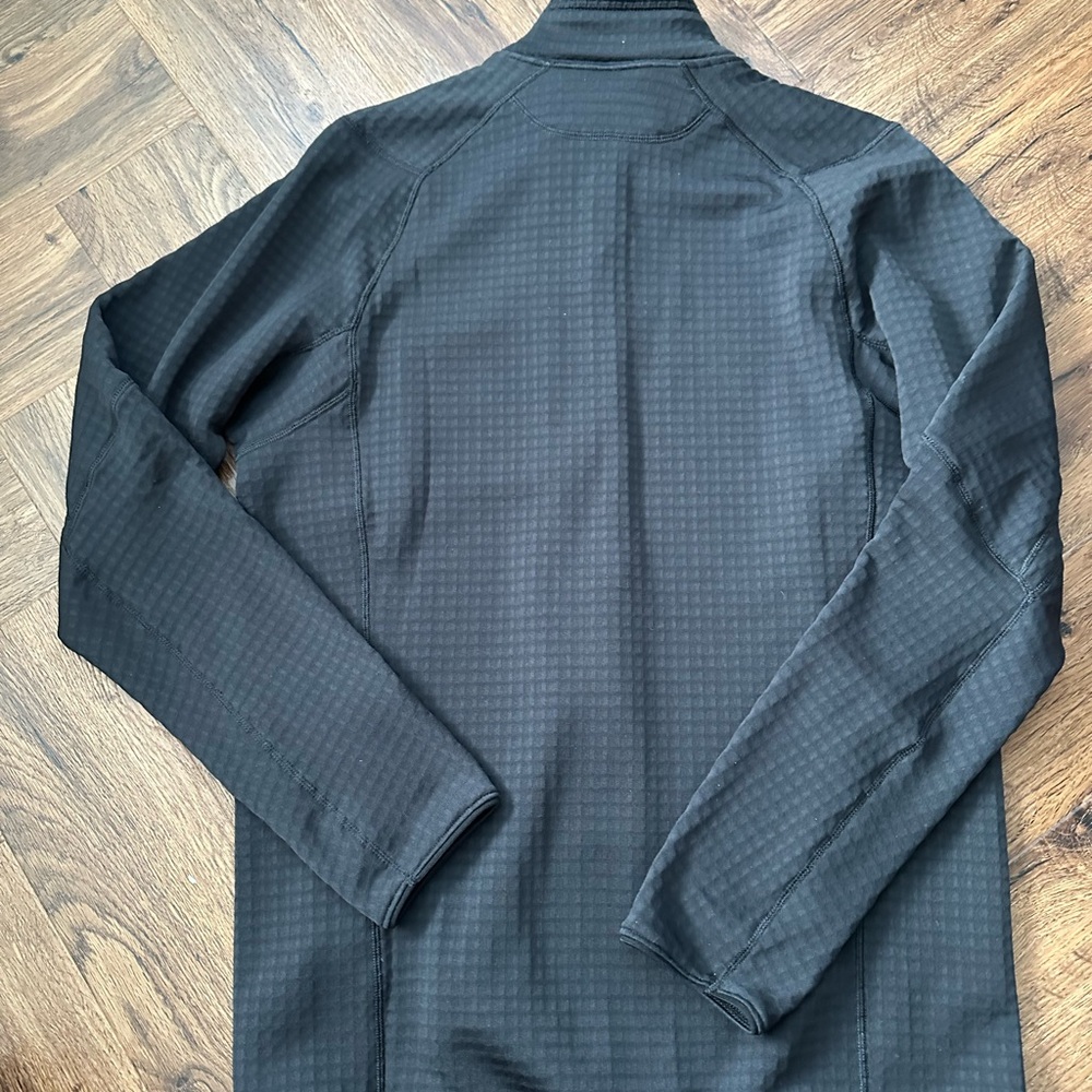 Patagonia R1 - Picture 5 of 5